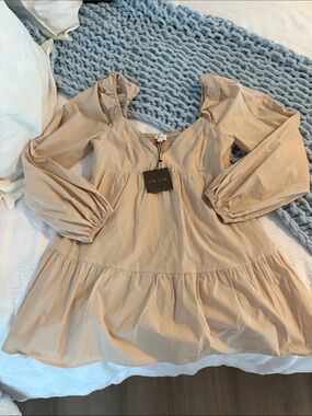 Le Lis Neutral Beige Puff-Sleeve dress